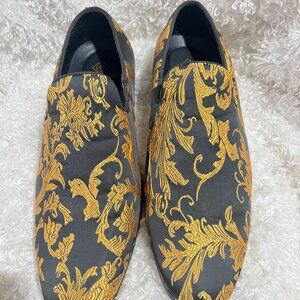 La Milino Men's Black Loafers Ensconced with Gold accents size 8.5
